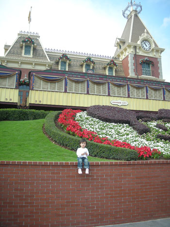 gal/1 Year and 11 Months Old/Disneyland15.jpg